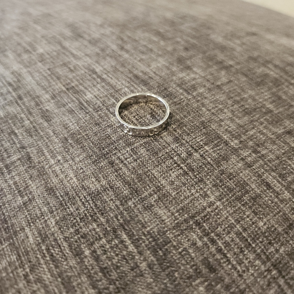 Authentic Gucci 18k white gold ring size 6 - Picture 12 of 13